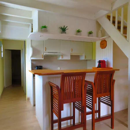 Mendia Apartment *